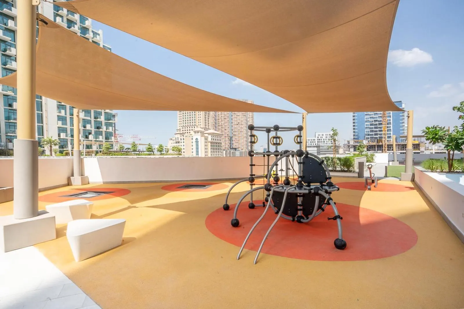 Rh - Stunning Canal View 01 Bedroom With Top Amenities, Newly Furnished Dubai Apartment