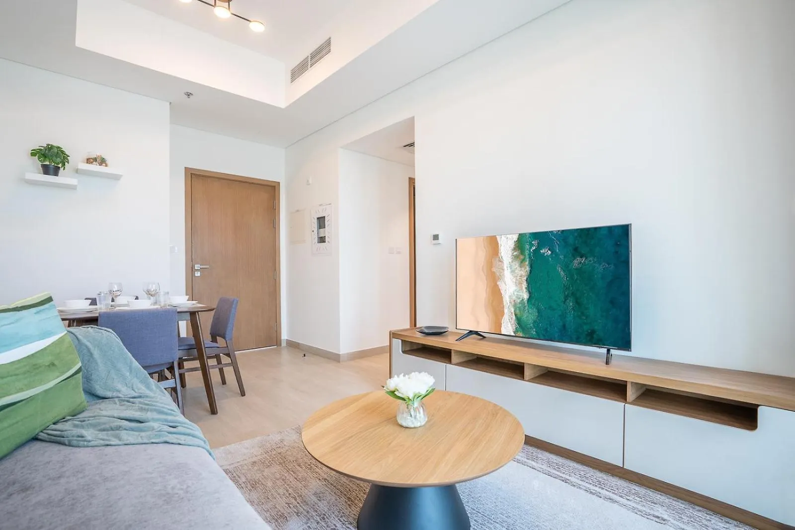 Rh - Stunning Canal View 01 Bedroom With Top Amenities, Newly Furnished Dubai