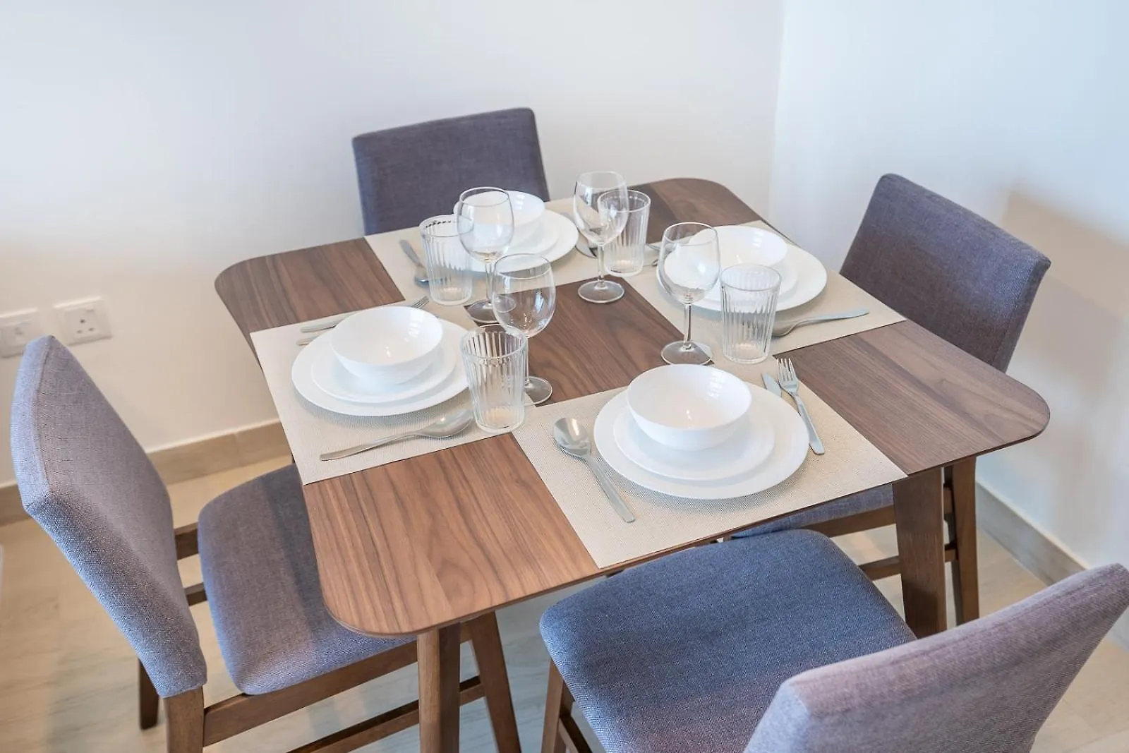 Rh - Stunning Canal View 01 Bedroom With Top Amenities, Newly Furnished Dubai