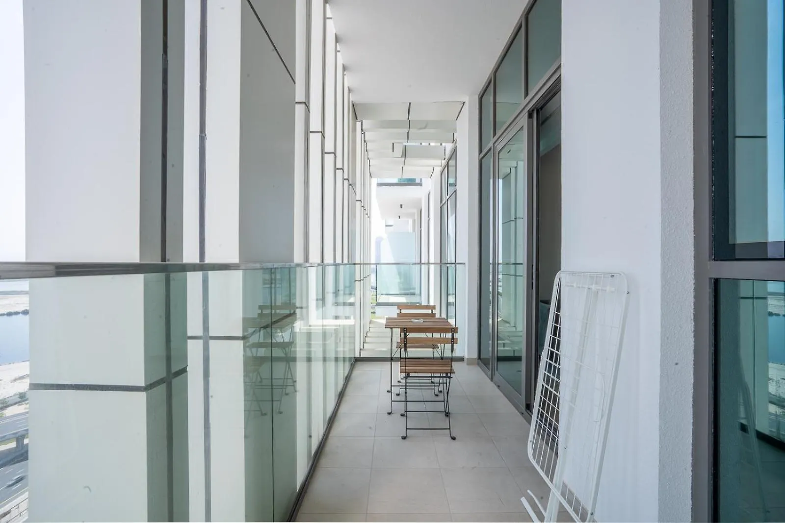 Apartment Rh - Stunning Canal View 01 Bedroom With Top Amenities, Newly Furnished Dubai
