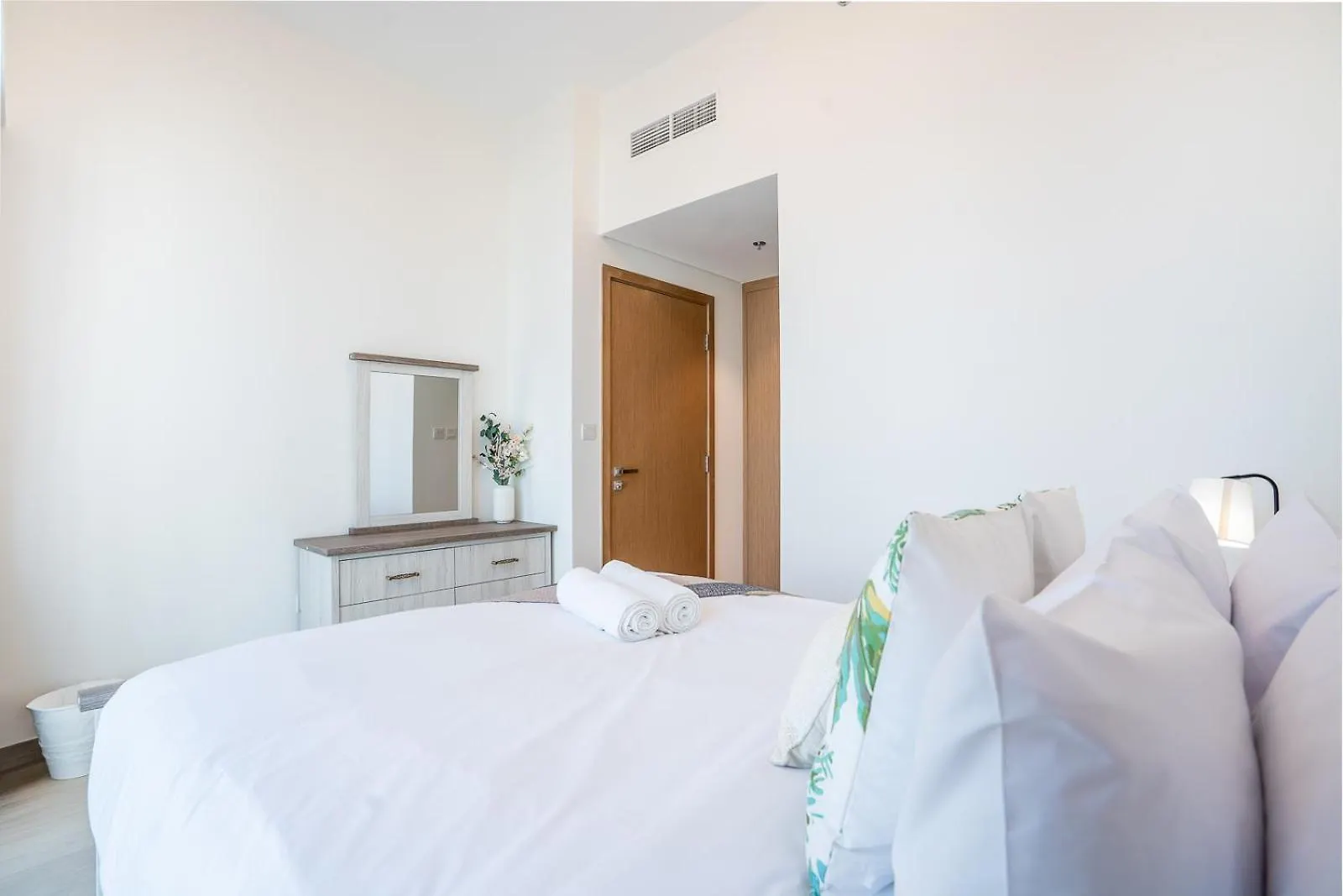 Rh - Stunning Canal View 01 Bedroom With Top Amenities, Newly Furnished Dubai United Arab Emirates