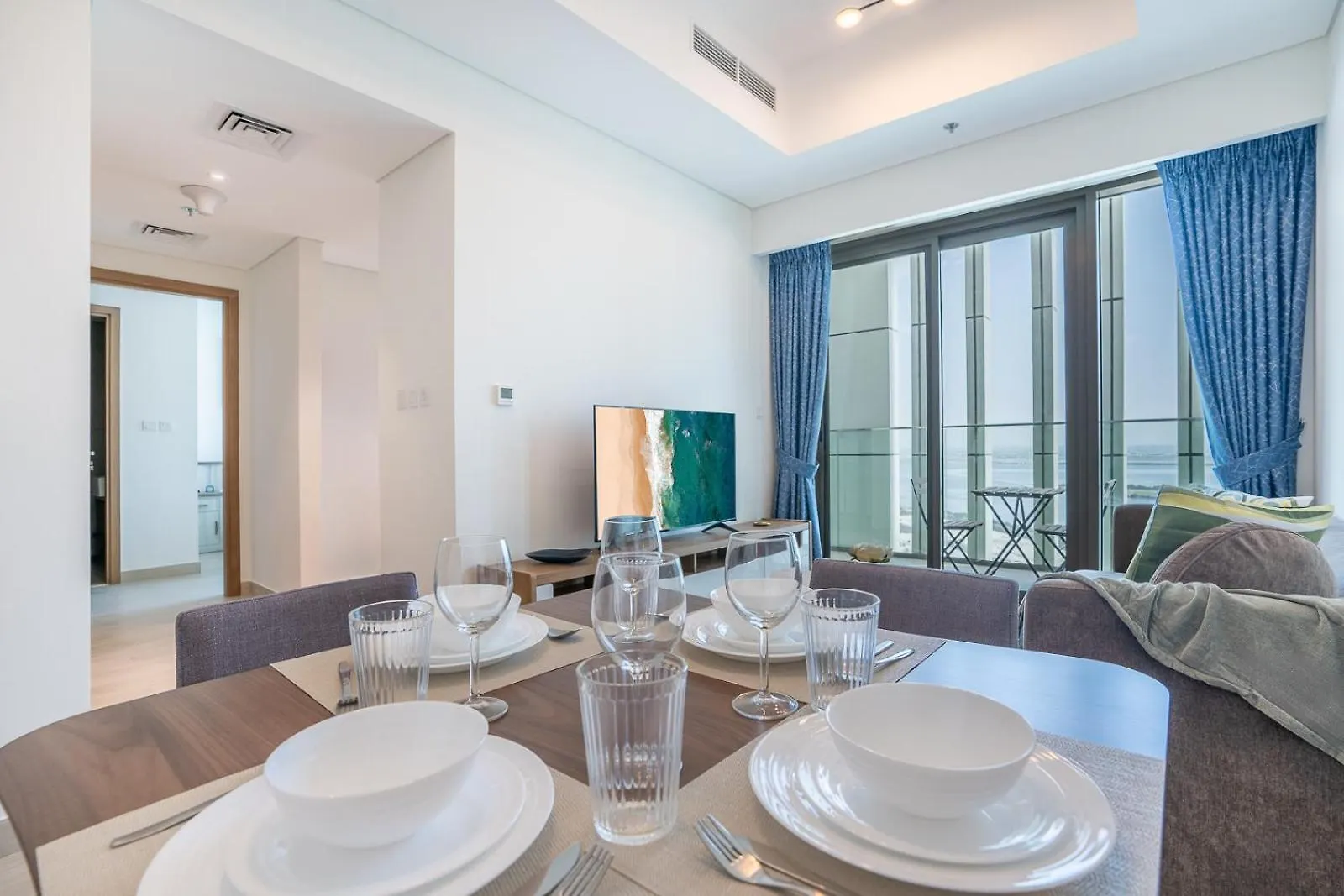 Apartment Rh - Stunning Canal View 01 Bedroom With Top Amenities, Newly Furnished Dubai